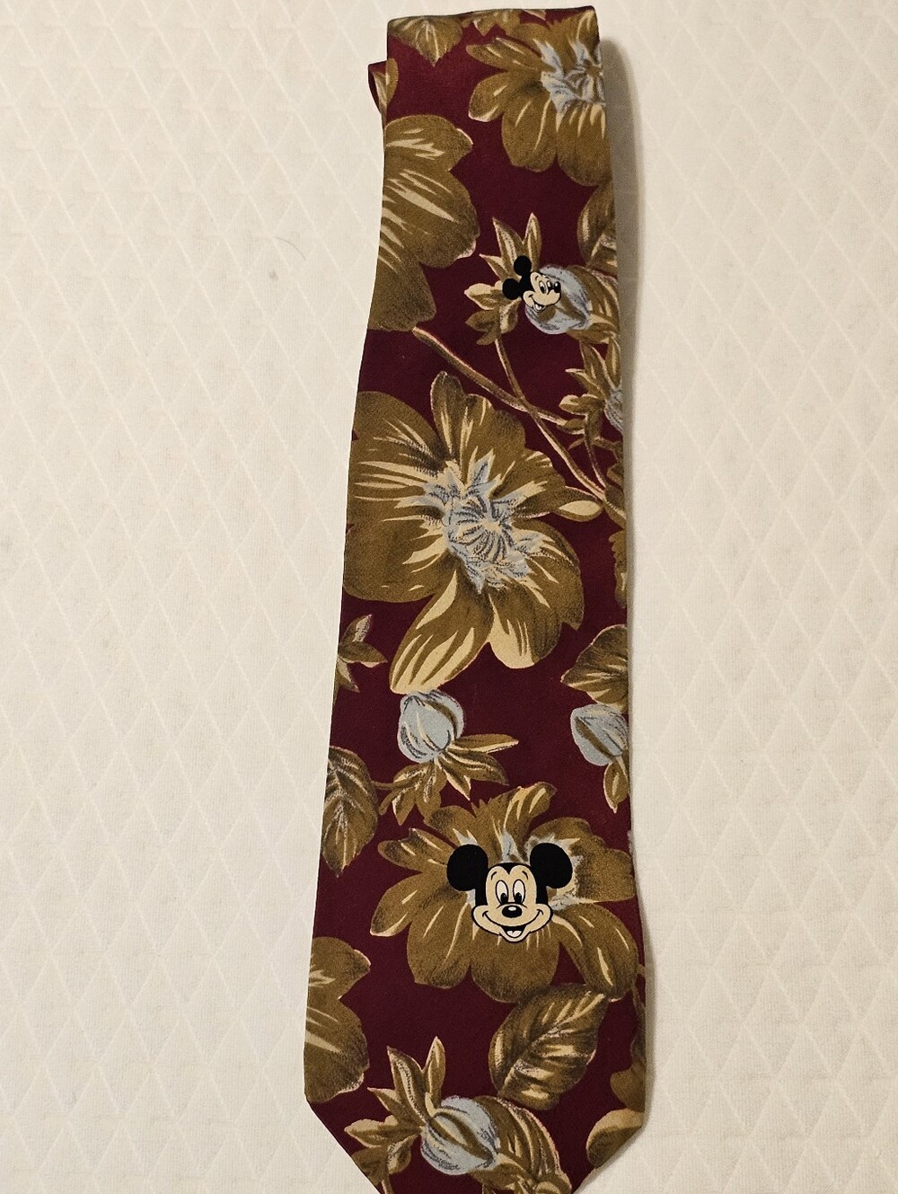 Vintage Walt Disney World Mickey Mouse Floral Hawaiian Red Neck Tie Silk Blend